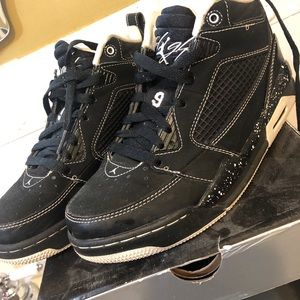 Jordan flight 9. Size 4.5 big kids